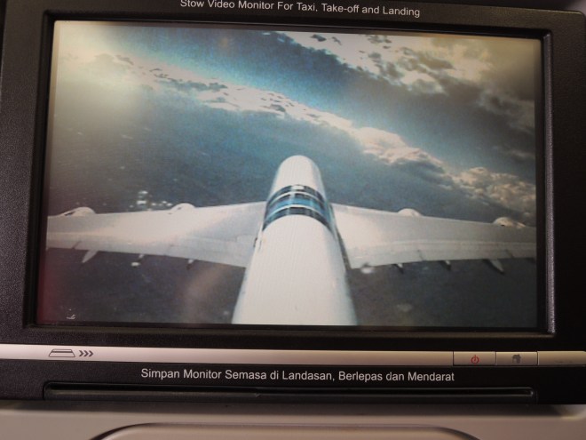 Video camera on tail of aeroplane which shows you when you're about to land omg