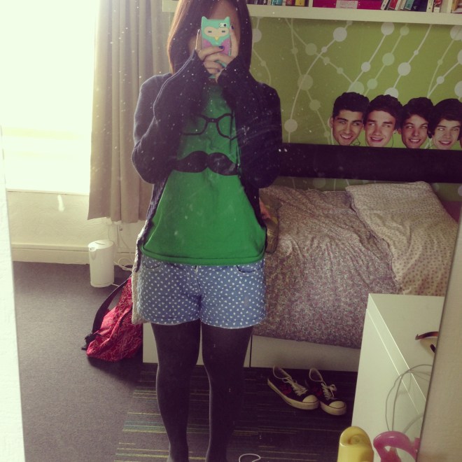 ootd in Sakina's famous green room